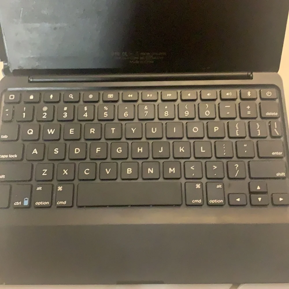 Zagg iPad key board.